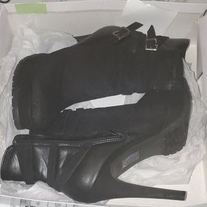 black shoe boots